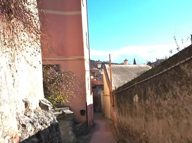 דירה Rivierarent Colori Al Castello Finalborgo פינאלה ליגורה